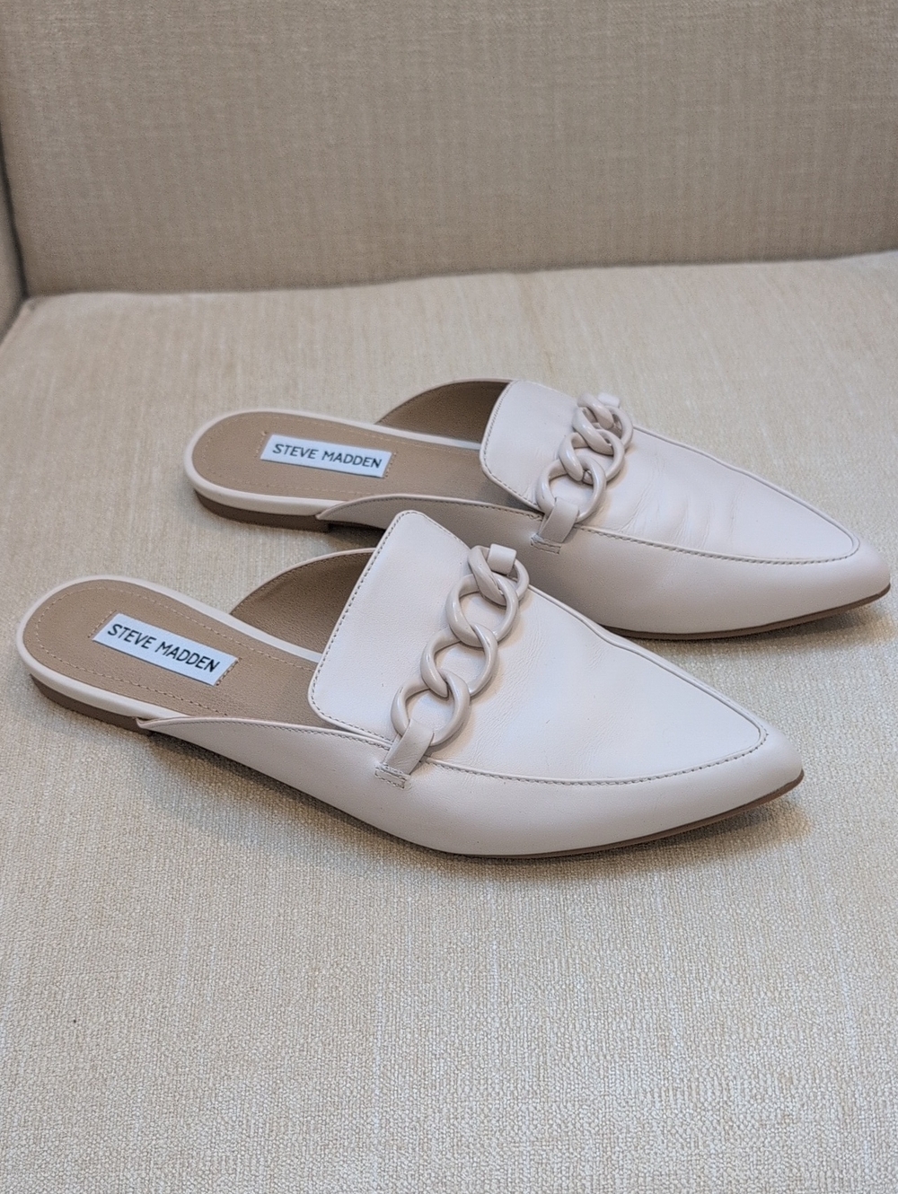 Steve Madden Levity Cream Leather Chain-Accent Slip-On Mules Size 10